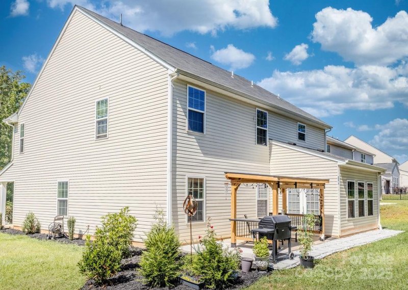 Property image 2 of 3536 Canyon Live Oak Court in Bethesda Oaks, Gastonia, NC 28056