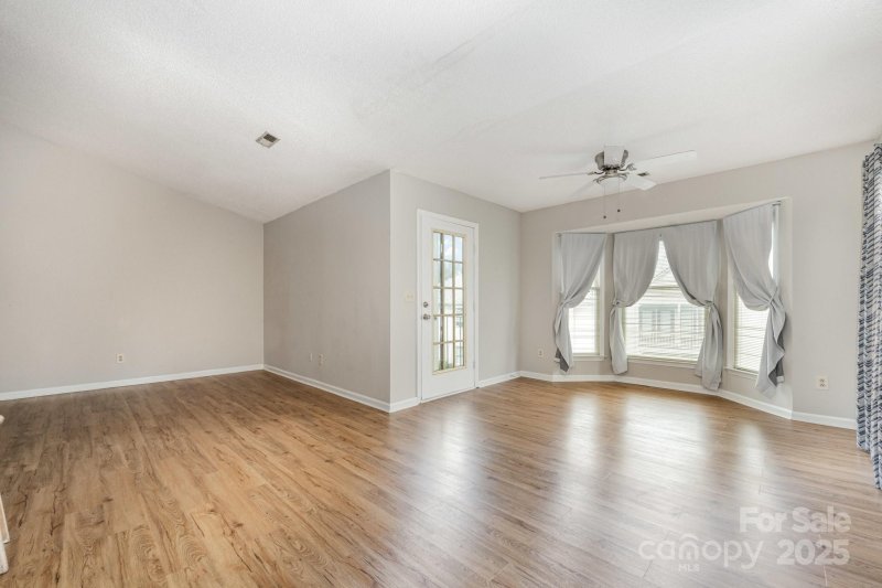 Property image 2 at 6219 Rosecroft Drive, Charlotte, NC 28215