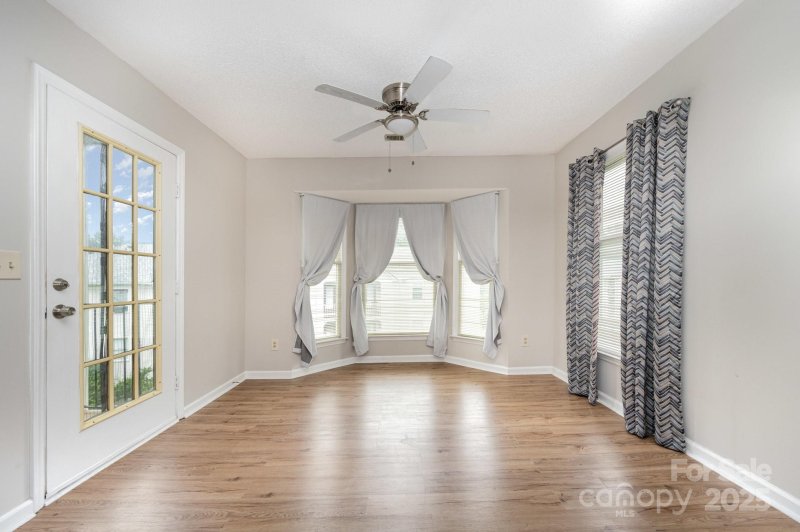 Property image 3 at 6219 Rosecroft Drive, Charlotte, NC 28215