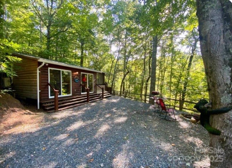 Property image 2 of 292 Bear Cub Drive in Bear Den Acres, Spruce Pine, NC 28777