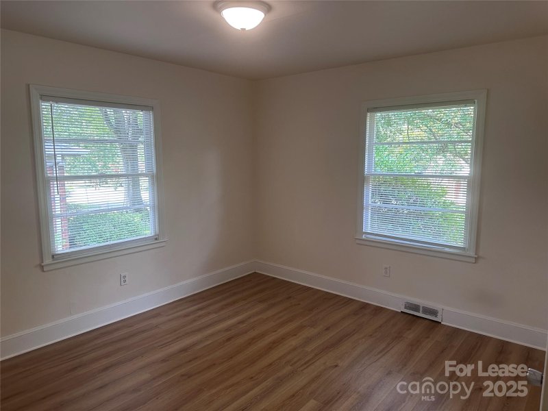 Property image 5 of 3406 June Drive in Echo Hills, Charlotte, NC 28205