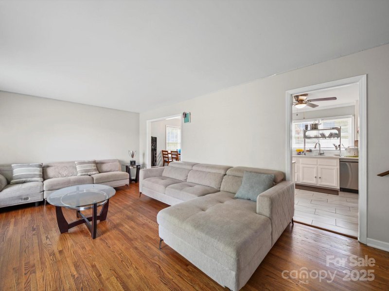 Property image 3 of 7335 Meadowdale Lane in Idlewild, Charlotte, NC 28212