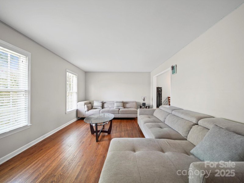 Property image 4 of 7335 Meadowdale Lane in Idlewild, Charlotte, NC 28212