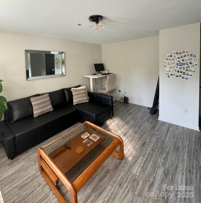 Property image 2 at 525 Olmsted Park Place, Charlotte, NC 28203