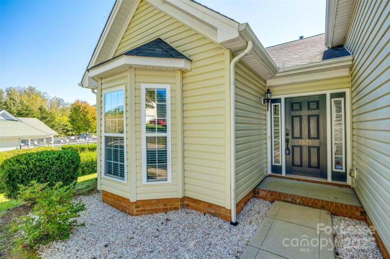 Property image 2 of 2527 Ivy Creek Ford in Bethelfields, York, SC 29745