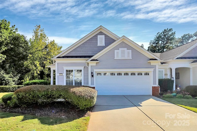 Property image 2 of 911 Lily Magnolia Court in Sun City Carolina Lakes, Fort Mill, SC 29707