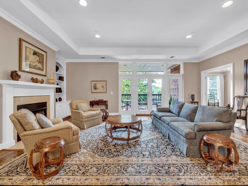 Property image 2 of 526 N Church Street in Chapel Watch, Charlotte, NC 28202