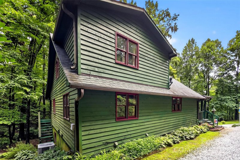 Property image 3 of 349 Quarry Trail in Gateway Mountain, Old Fort, NC 28762