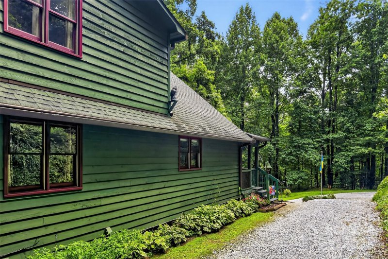 Property image 4 of 349 Quarry Trail in Gateway Mountain, Old Fort, NC 28762