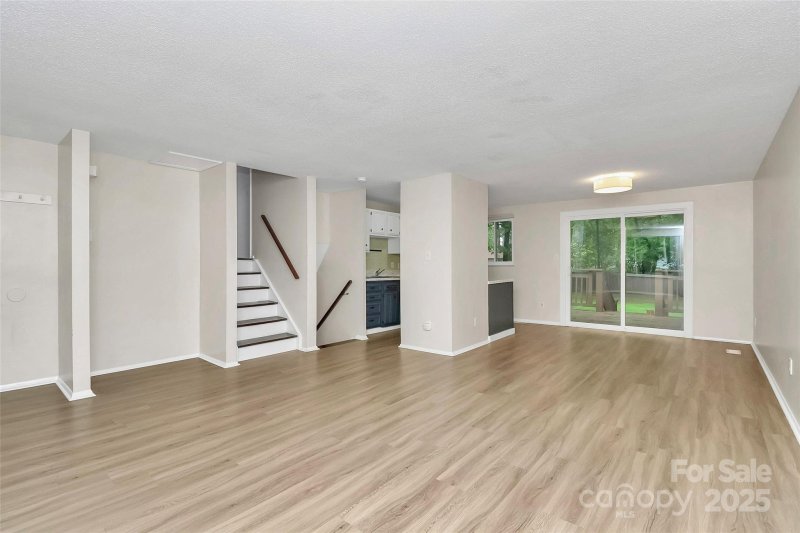 Property image 3 of 6230 Holly Knoll Drive in Holly Hills, Charlotte, NC 28227