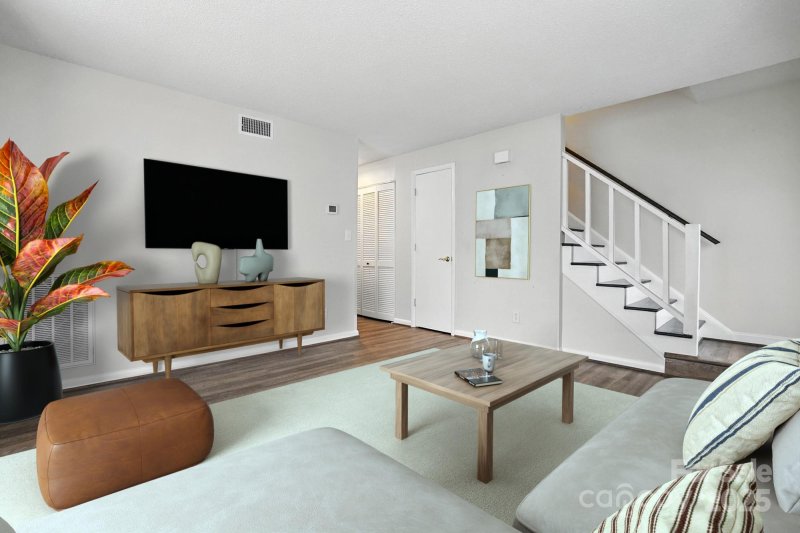 Property image 3 of 1101 Surry Lane in Ferrington Place, Gastonia, NC 28054