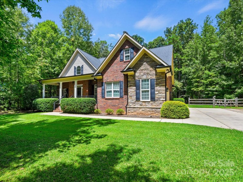 Property image 2 of 8109 Cane Pointe Lane in Cane Pointe, Waxhaw, NC 28173