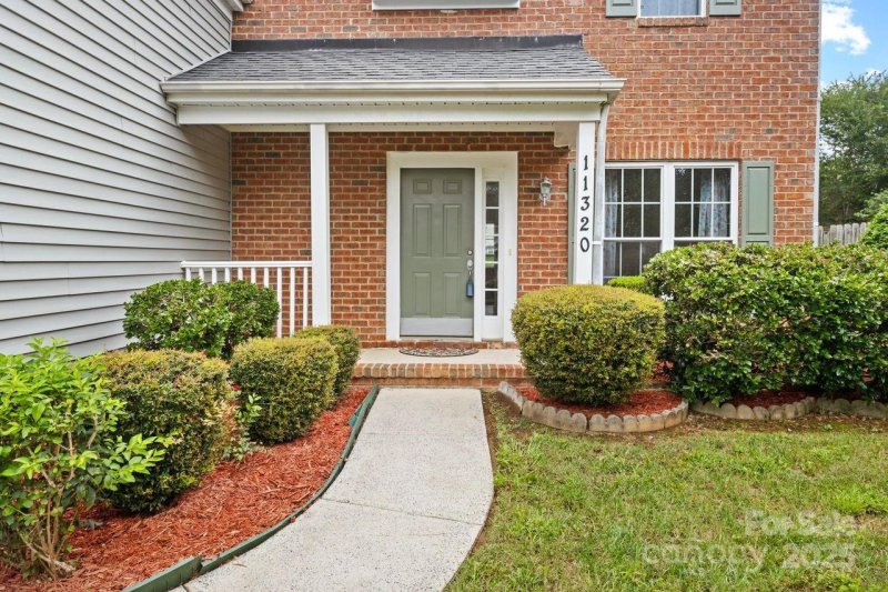 Property image 2 of 11320 Wagonford Lane in Yorkshire, Charlotte, NC 28273