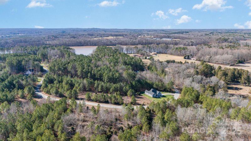 1261 Sunset Pointe Drive