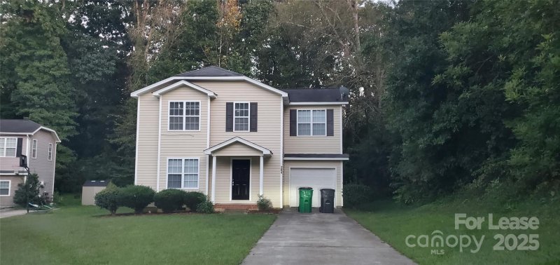 Property image 2 of 304 Woodlynn Drive in Woodlynn Court, Charlotte, NC 28214