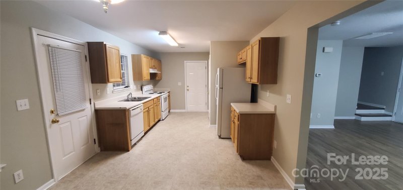 Property image 3 of 304 Woodlynn Drive in Woodlynn Court, Charlotte, NC 28214