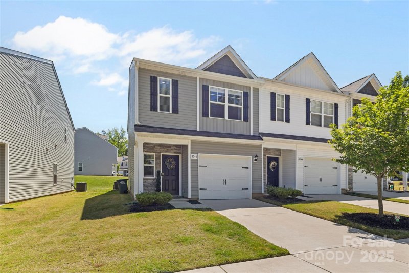 Property image 2 of 8048 Alderton Lane in Townes at Kingstree, Charlotte, NC 28215