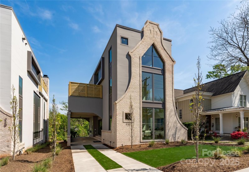 Property image 2 of 721 Charles Avenue in The Arts District, Charlotte, NC 28205