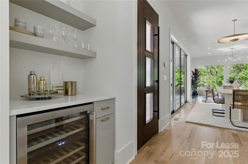 Property image 4 of 721 Charles Avenue in The Arts District, Charlotte, NC 28205