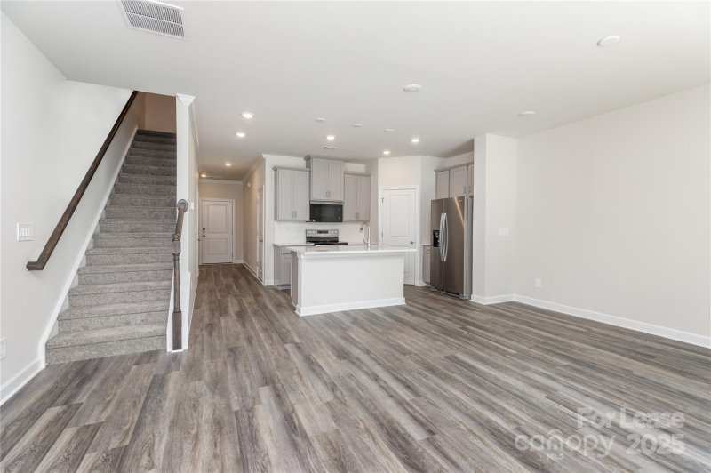 Property image 5 of 4135 Summit Woods Drive in Galloway Ridge, Charlotte, NC 28216