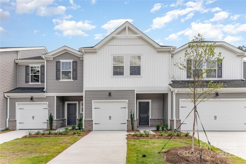Property image 2 at 4117 Summit Woods Drive, Charlotte, NC 28216