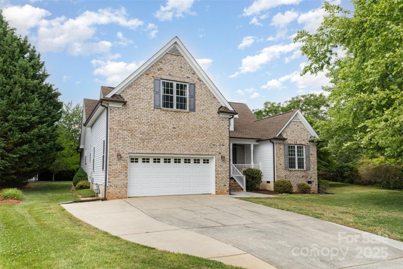 Property image 2 at 14807 Middlesborough Drive, Matthews, NC 28104