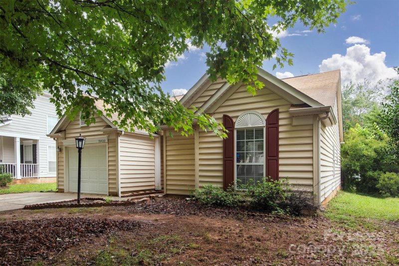 Property image 2 at 10430 Brawley Lane, Charlotte, NC 28215