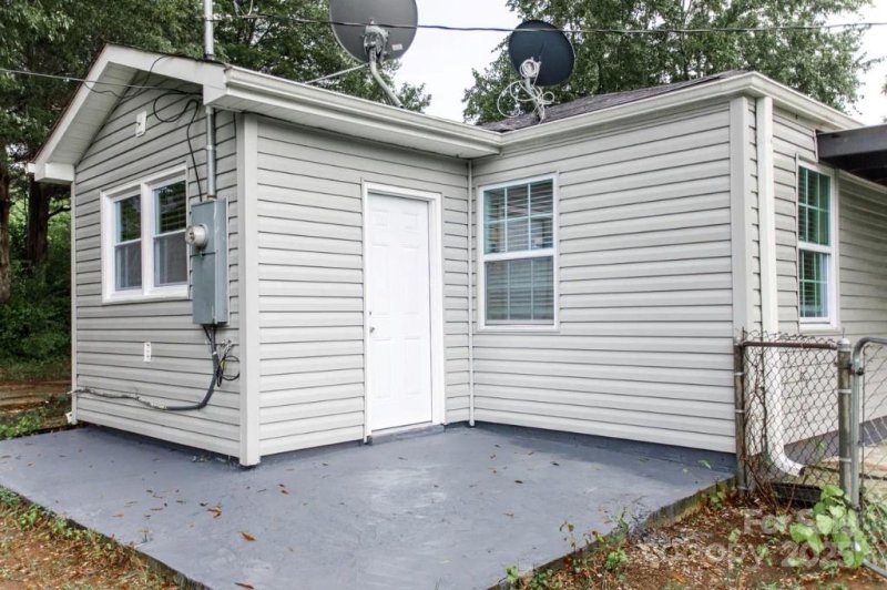Property image 3 of 1103 Amelia Avenue in Catawba Terrace, Rock Hill, SC 29732