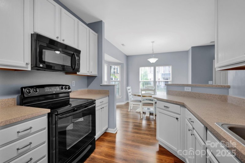 Property image 5 of 4214 Coulter Crossing in Farmington Ridge, Charlotte, NC 28213