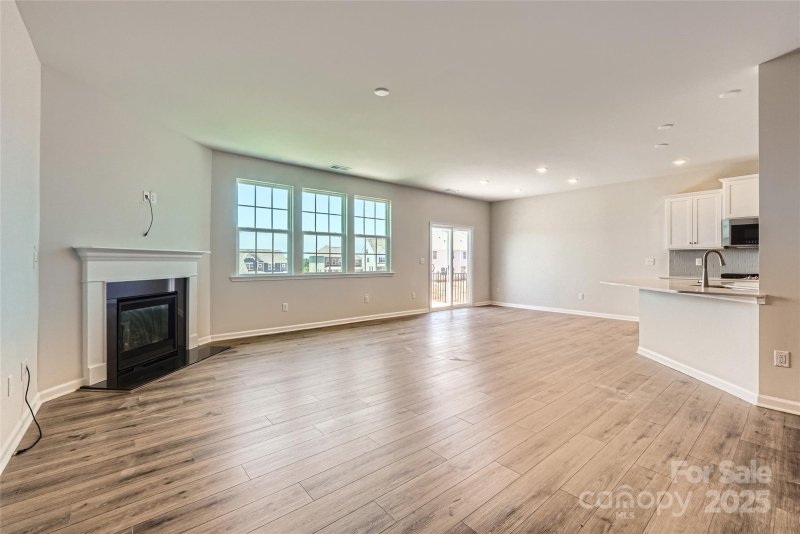 Property image 3 of 1043 Lookout Shoals Drive in Elizabeth, Fort Mill, SC 29715