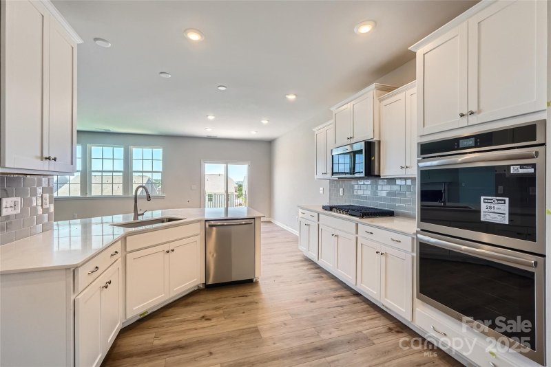 Property image 4 of 1043 Lookout Shoals Drive in Elizabeth, Fort Mill, SC 29715