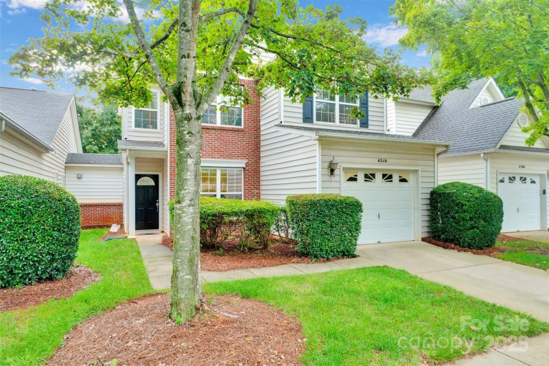 Property image 2 of 6510 Avonlea Court in Villages of Avonlea, Charlotte, NC 28269