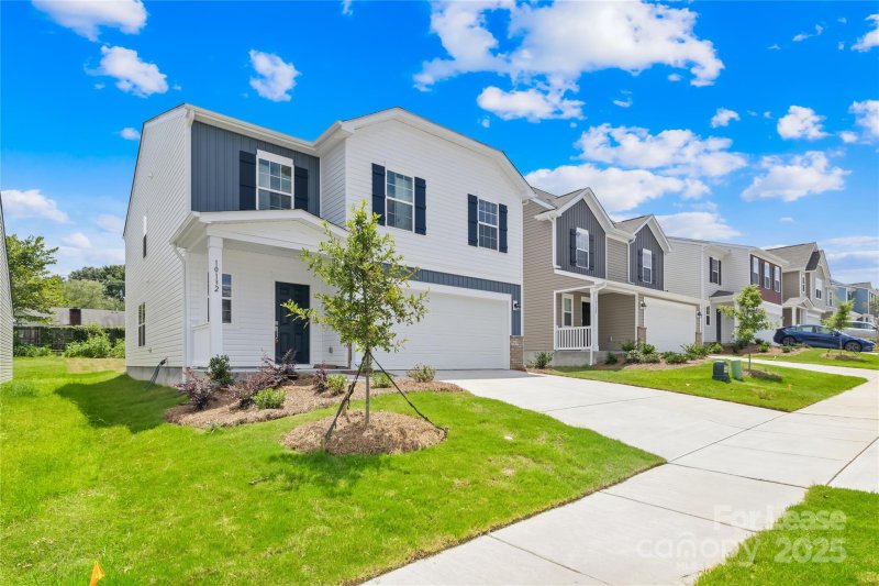 Property image 2 of 10132 Chatham Run Lane in The Retreat at Cameron Commons, Charlotte, NC 28262