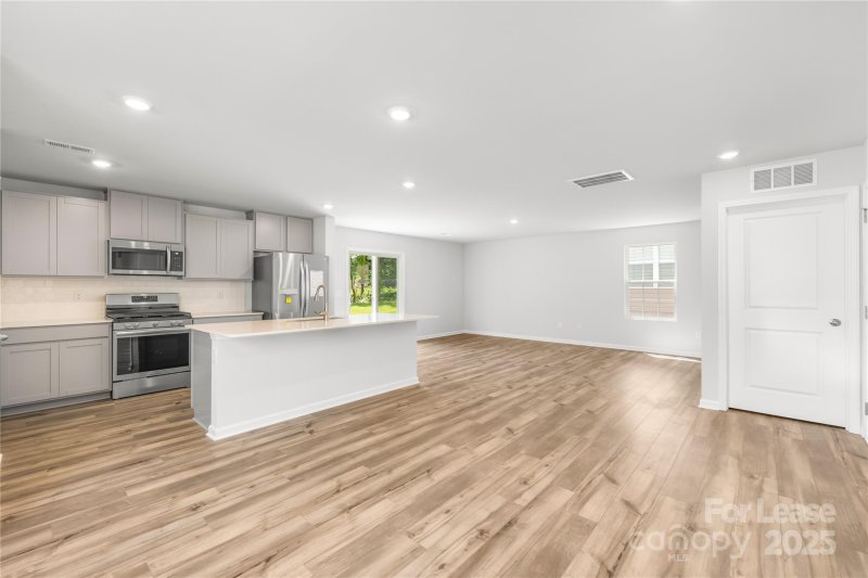 Property image 5 of 10132 Chatham Run Lane in The Retreat at Cameron Commons, Charlotte, NC 28262