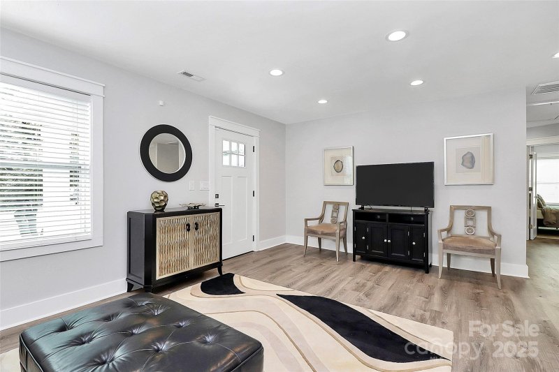 Property image 3 at 2201 Edison Street, Charlotte, NC 28206