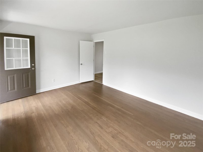 Property image 3 at 6139 Castle Court, Charlotte, NC 28213