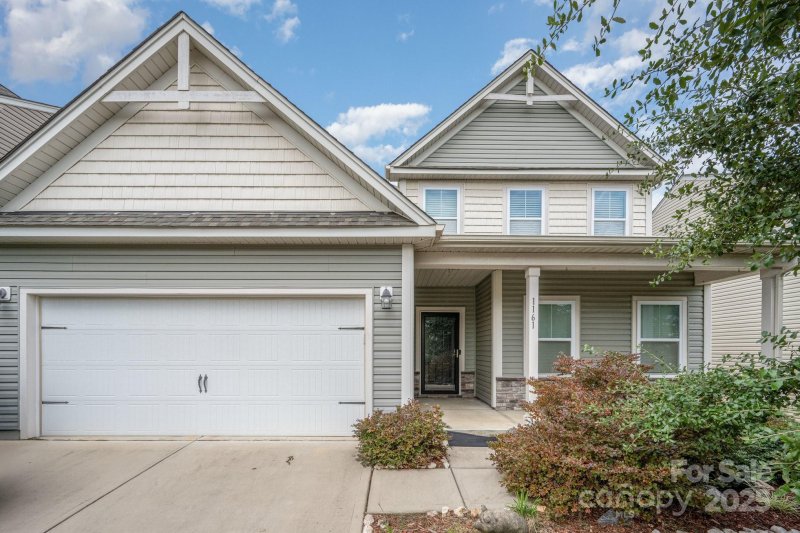 Newport Lakes, Rock Hill Community