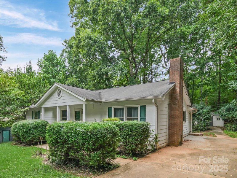 Property image 2 at 222 Woodridge Drive, Belmont, NC 28012