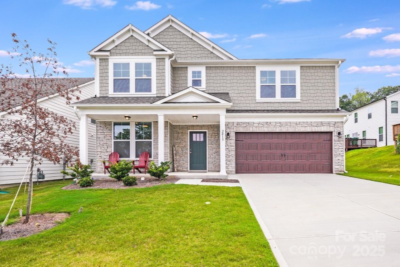 Kinghurst Cove, Charlotte Community