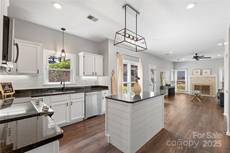 Property image 4 at 8605 Tamarron Drive, Charlotte, NC 28277