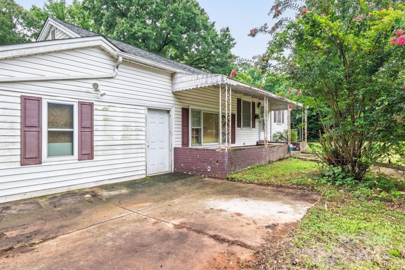 Property image 4 at 909 Wabash Avenue, Charlotte, NC 28208