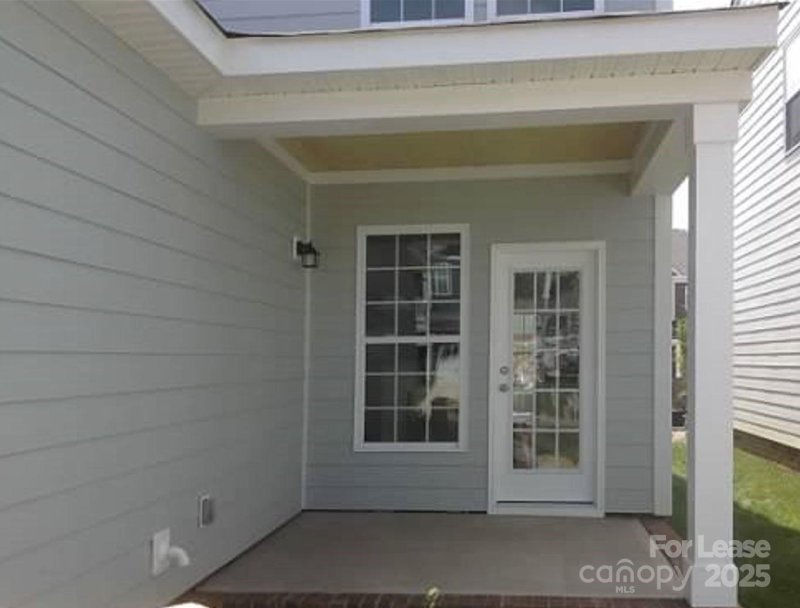 Property image 3 of 10519 Royal Winchester Drive in Ardrey Crest, Charlotte, NC 28277