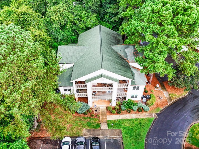 Property image 4 at 1052 Churchill Downs Court, Charlotte, NC 28211