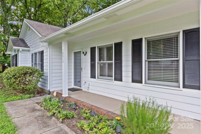 Property image 2 at 10315 Ranleigh Lane, Charlotte, NC 28273