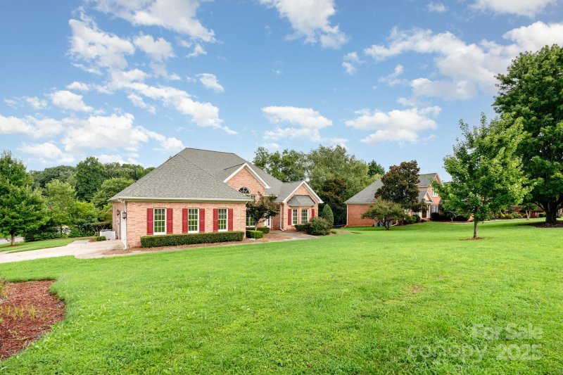 Property image 5 of 2603 Tralee Drive in Waterford Green, Gastonia, NC 28056
