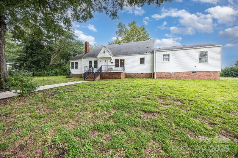 Property image 3 of 593 Washington Lane in Walls Heights, Albemarle, NC 28001