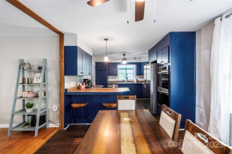 Property image 4 of 23 Springwood Drive in Botany Woods, Asheville, NC 28805