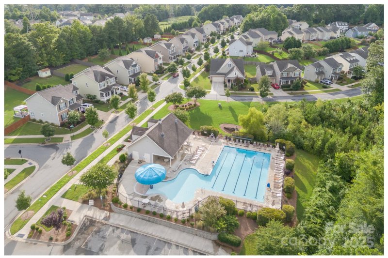 Property image 2 of 13723 Baytown Court in Arbormere, Huntersville, NC 28078