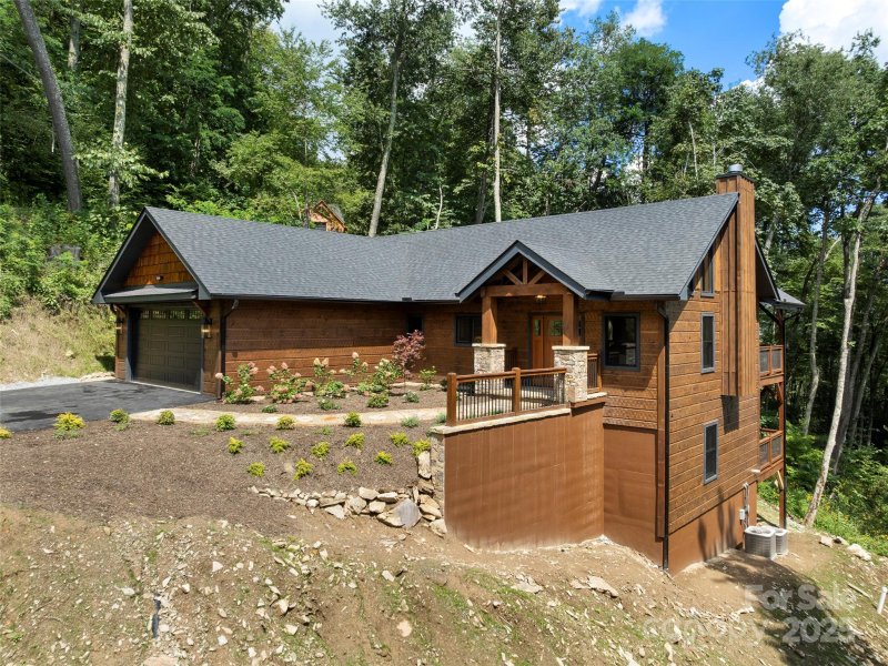 Property image 4 of 102 Iga Trail in Smoky Mountain Retreat at Eagles Nest, Maggie Valley, NC 28751