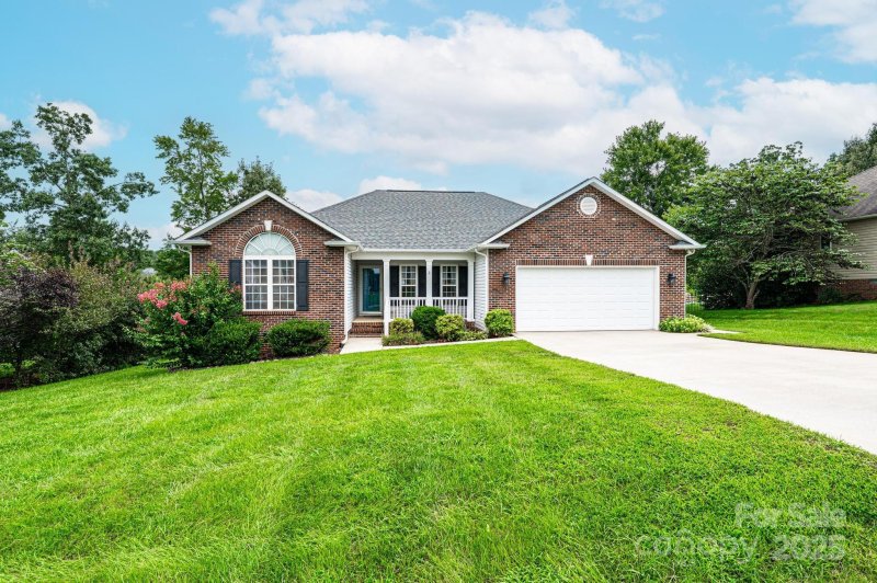 Property image 2 at 302 Kipling Drive, Taylorsville, NC 28681